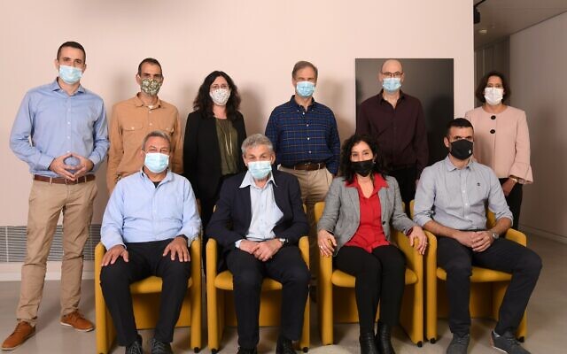 (R-L) Dr. Osnat Luxenburg, Prof. Avishai Eyal, Eitan Stibbe, Prof. Orit Shefi, Prof. Ehud Bachar, Ran Livna, Eliran Hemo, Inbal Kreis, Avi Blasberger, Prof. Dan Bloomberg. (Yossi Zigler) (R-L) Dr. Osnat Luxenburg, Prof. Avishai Eyal, Eitan Stibbe, Prof. Orit Shefi, Prof. Ehud Bachar, Ran Livna, Eliran Hemo, Inbal Kreis, Avi Blasberger, Prof. Dan Bloomberg. (Yossi Zigler)