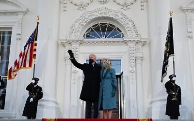 US President Joe Biden and First Lady Jill Biden arrive at the White House in Washington, DC, on January 20, 2021. (Jim WATSON / AFP)