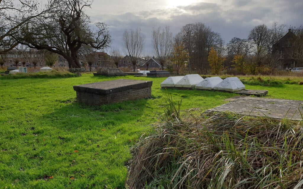 The Jewish cemetery in Ouderkerk aan de Amstel, the Netherlands, November 20, 2020. (Cnaan Liphshiz/ JTA)