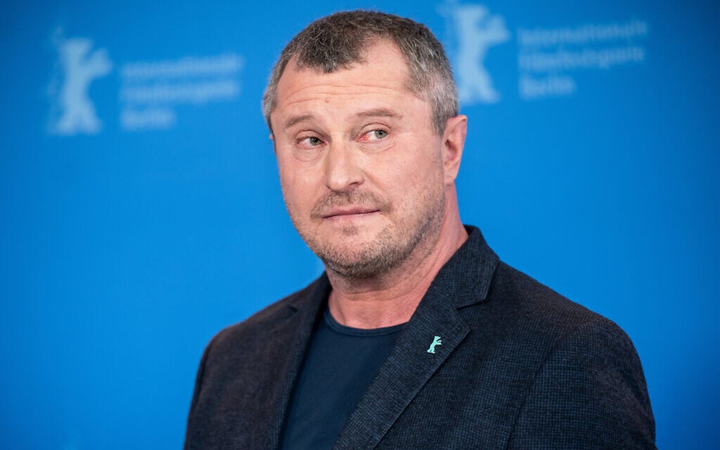 Vadim Perelman listens to a journalist's question about his film 'Persian Lessons' in Berlin, February 22, 2020. (Michael Kappeler/picture alliance via Getty Images/ via JTA/ SUE)