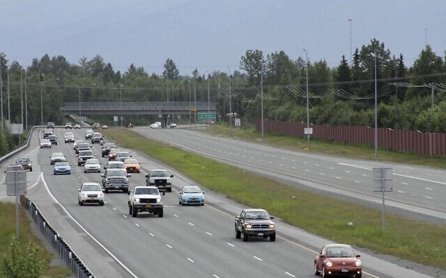 ILLUSTRATIVE -- This photo taken June 25, 2015, shows inbound morning rush hour traffic on the Glenn Highway from the Bragaw Street overpass in Anchorage, Alaska (AP Photo/Mark Thiessen) ILLUSTRATIVE -- This photo taken June 25, 2015, shows inbound morning rush hour traffic on the Glenn Highway from the Bragaw Street overpass in Anchorage, Alaska (AP Photo/Mark Thiessen)