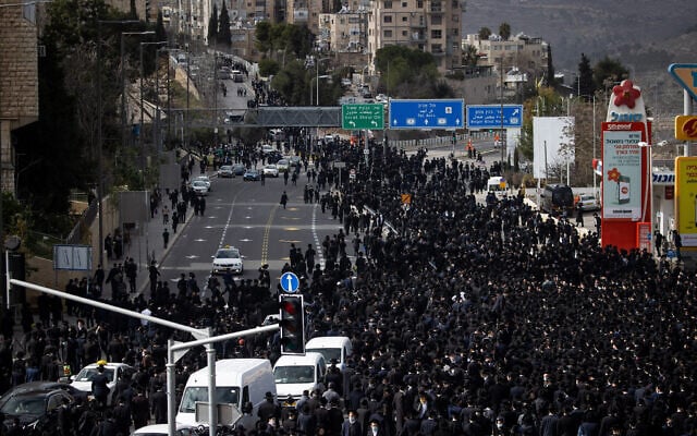 Ultra-Orthodox men attend the funeral of late Rabbi Meshulam Dovid Soloveitchik, in Jerusalem, January 31, 2021. (Yonatan Sindel/Flash90) Ultra-Orthodox men attend the funeral of late Rabbi Meshulam Dovid Soloveitchik, in Jerusalem, January 31, 2021. (Yonatan Sindel/Flash90)