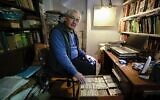 Israeli researcher Clinton Bailey shows his collection of audio tape recordings of interviews with members of the Bedouin community at his home in Jerusalem on January 25, 2021. - (MENAHEM KAHANA / AFP)