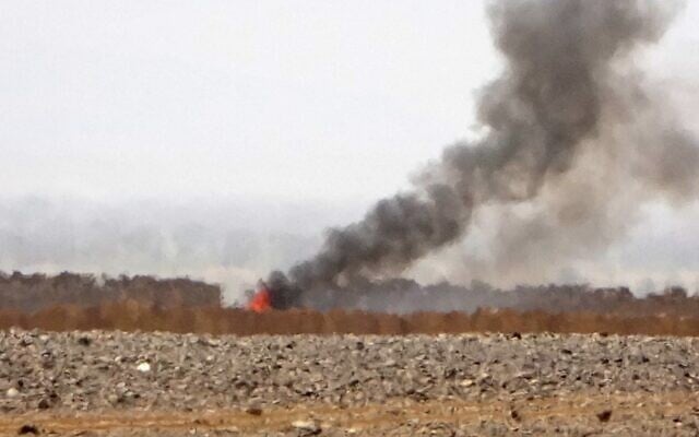Smoke billows during clashes between forces loyal to Yemen's Saudi-backed government and Houthi rebel fighters in al-Jadaan area in central Yemen on February 11, 2021 (AFP) Smoke billows during clashes between forces loyal to Yemen's Saudi-backed government and Houthi rebel fighters in al-Jadaan area in central Yemen on February 11, 2021 (AFP)