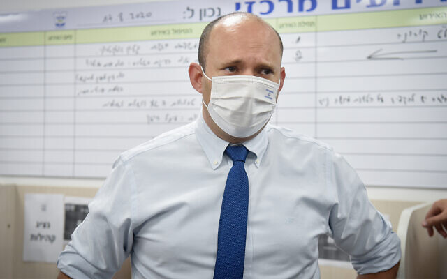 Yamina party leader Naftali Bennett visits the ultra-Orthodox Jewish city of Elad, central Israel, September 6, 2020. (Flash90) Yamina party leader Naftali Bennett visits the ultra-Orthodox Jewish city of Elad, central Israel, September 6, 2020. (Flash90)