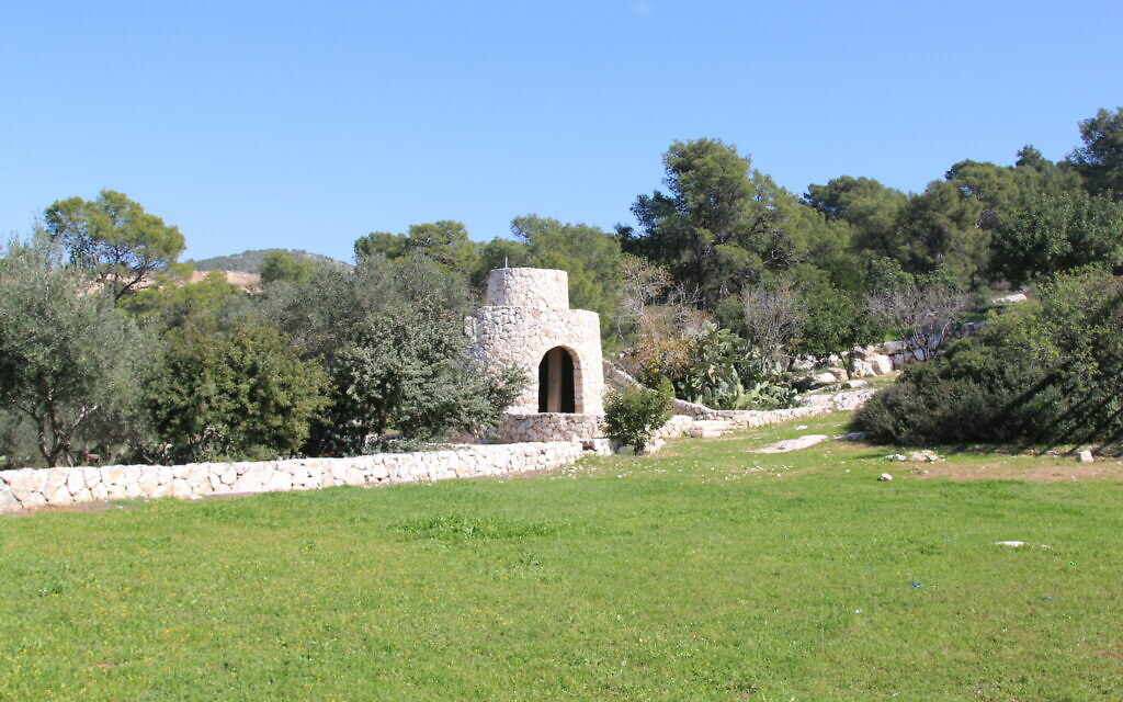 A restored shomera watchtower at the The Gladys Miller Recreation Center. (Shmuel Bar-Am)