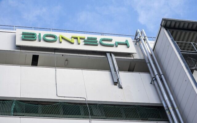 A photo taken on March 27, 2021 shows the logo on the facade of the new manufacturing site of German company BioNTech for the production of the vaccine against the coronavirus (COVID-19) in Marburg, central Germany. (Thomas Lohnes / AFP) A photo taken on March 27, 2021 shows the logo on the facade of the new manufacturing site of German company BioNTech for the production of the vaccine against the coronavirus (COVID-19) in Marburg, central Germany. (Thomas Lohnes / AFP)