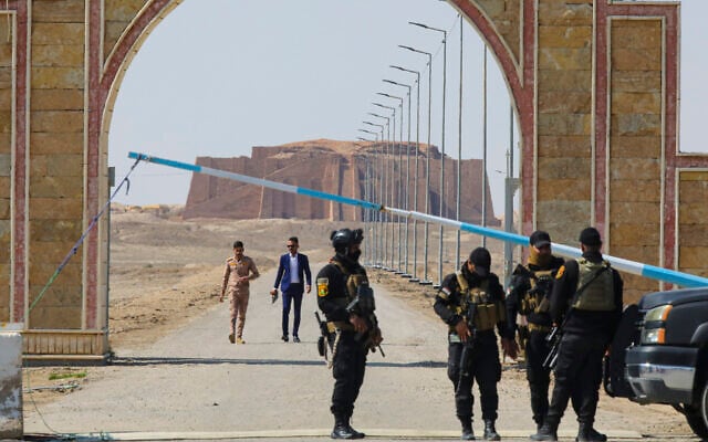 Iraqi security forces stand guard near the ancient city of Ur, during preparations for Pope Francis' visit near Nasiriyah, Iraq, Friday, March 5, 2021 (AP Photo/Nabil al-Jourani)