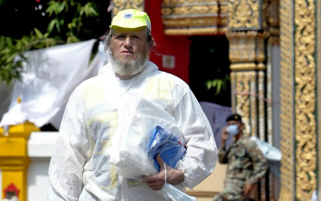 In this Jan. 5, 2005 file photo, Yehuda Meshi-Zahav, head of Israel’s renowned ZAKA rescue service, arrives at the Yan Yao Buddhist temple in Takuapa, Thailand (AP Photo/Richard Vogel, File) In this Jan. 5, 2005 file photo, Yehuda Meshi-Zahav, head of Israel’s renowned ZAKA rescue service, arrives at the Yan Yao Buddhist temple in Takuapa, Thailand (AP Photo/Richard Vogel, File)