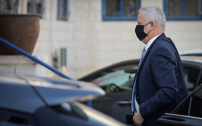 Defense Minister Benny Gantz, the interim justice minister, arrives at the Justice Ministry in Jerusalem on January 4, 2021. (Olivier Fitoussi/Flash90)