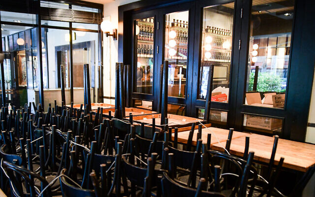 A restaurant in Tel Aviv, on March 3, 2021. (Avshalom Sassoni/Flash90)