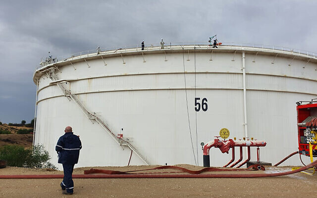 A fuel tank owned by a Europe Asia Pipeline Company factory just outside of the southern city of Ashkelon, where a fuel leak occurred in late November 2020. (Environmental Protection Ministry) A fuel tank owned by a Europe Asia Pipeline Company factory just outside of the southern city of Ashkelon, where a fuel leak occurred in late November 2020. (Environmental Protection Ministry)