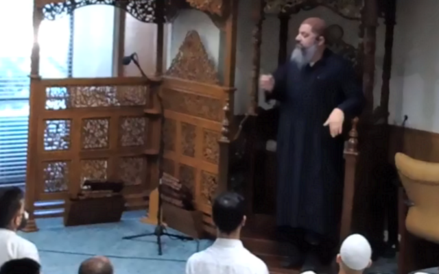 Dr. Fadi Yousef Kablawi adresses the North Miami Islamic Center in a Friday sermon on March 12, 2021 (screenshot: MEMRI) Dr. Fadi Yousef Kablawi adresses the North Miami Islamic Center in a Friday sermon on March 12, 2021 (screenshot: MEMRI)