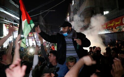 Protesters chant anti-Israel slogans during a protest in solidarity with fellow Palestinian worshippers in Jerusalem, at the main street of Shati refugee camp in Gaza City, April 24, 2021. (AP Photo/Adel Hana)