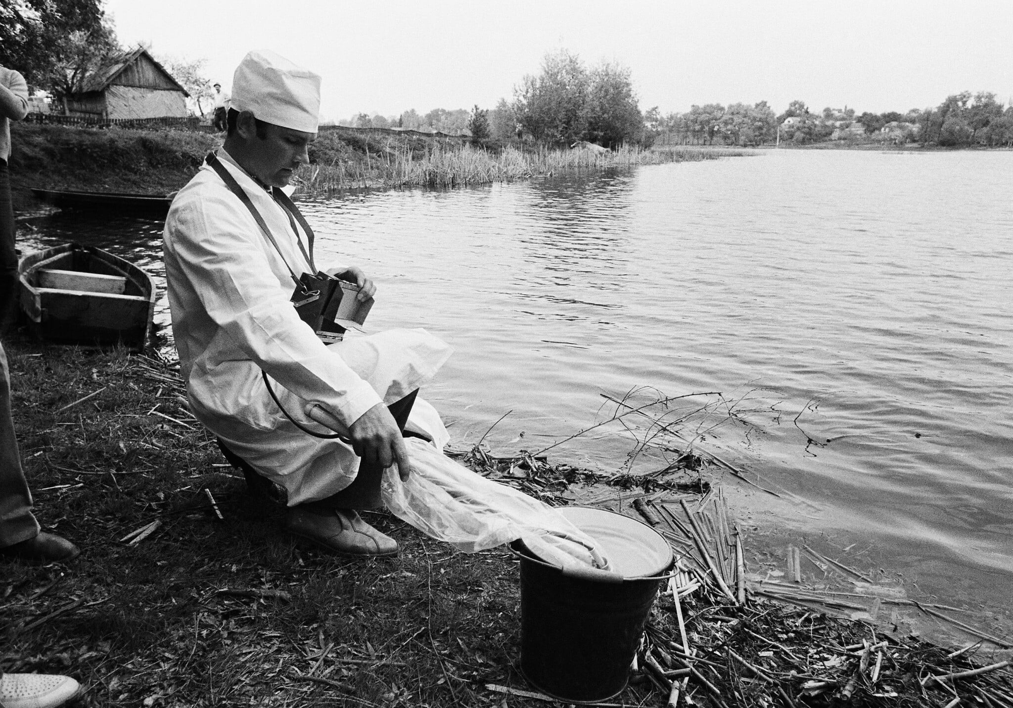 A Soviet technician checks water taken from a stream near Kiev for radiation on May 9, 1986. Checks are being performed hourly to be certain water supplies are safe to use in the wake of the Chernobyl nuclear plant accident that occurred on Friday. (AP Photo/Boris Yurchenko/pool) A Soviet technician checks water taken from a stream near Kiev for radiation on May 9, 1986. Checks are being performed hourly to be certain water supplies are safe to use in the wake of the Chernobyl nuclear plant accident that occurred on Friday. (AP Photo/Boris Yurchenko/pool)