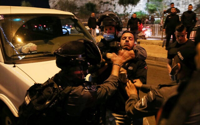 Israeli police clash with Palestinians outside the Damascus Gate to Jerusalem's Old City, April 15, 2021. (Jamal Awad/Flash90)