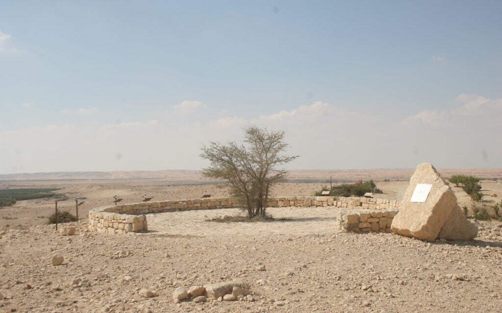 A memorial for French commandos who fell in service with the Israel Defense Forces, located south of Beersheba. (Shmuel Bar-Am)