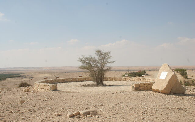 A memorial for French commandos who fell in service with the Israel Defense Forces, located south of Beersheba. (Shmuel Bar-Am)
