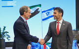 UAE Ambassador to Israel Mohamed Mahmoud Al Khajah, right, and Start-Up Nation Central's CEO Eugene Kandel; April 11, 2021 (Eyal Marilu)