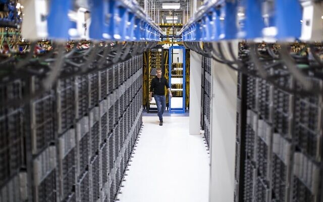 An illustrative image of a Microsoft data center (Courtesy)