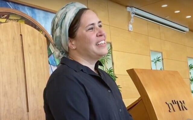 Screen capture from video of Rabbanit Shira Marili Mirvis speaking to her community after she was appointed as the spiritual leader of the Shirat Hatamar synagogue in Efrat, April, 2021. (YouTube) Screen capture from video of Rabbanit Shira Marili Mirvis speaking to her community after she was appointed as the spiritual leader of the Shirat Hatamar synagogue in Efrat, April, 2021. (YouTube)
