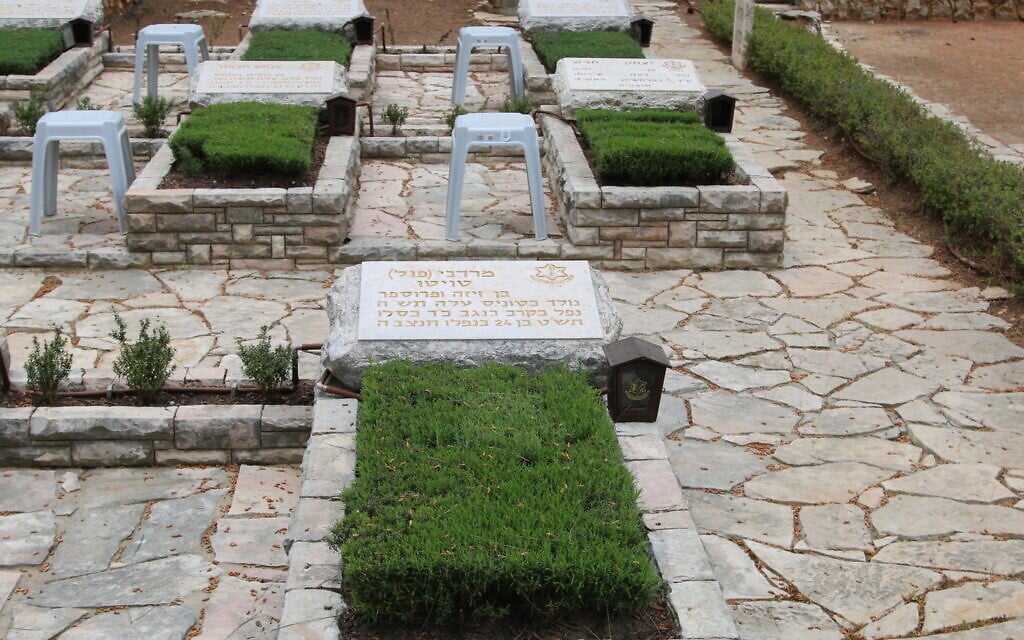The grave of Mordecai Tuito at Mt. Herzl. (Shmuel Bar-Am)