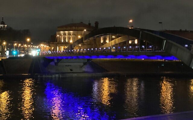 The four bridges in Vilnius, Lithuania lit up in blue and white in honor of Israel's Independence Day on April 14, 2021. (Foreign Ministry) The four bridges in Vilnius, Lithuania lit up in blue and white in honor of Israel's Independence Day on April 14, 2021. (Foreign Ministry)