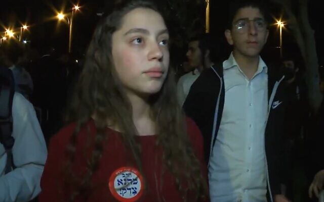Woman says she doesn't want to burn Arabs but does want to expel them in an interview with Kan, April 22, 2021 (Screen grab) Woman says she doesn't want to burn Arabs but does want to expel them in an interview with Kan, April 22, 2021 (Screen grab)