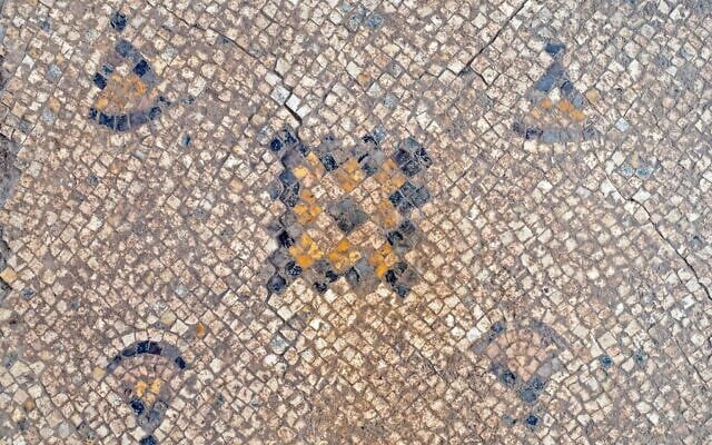 1,600-year-old mosaic uncovered during archaeological excavations in Yavne (Assaf Peretz/Israel Antiquities Authority)