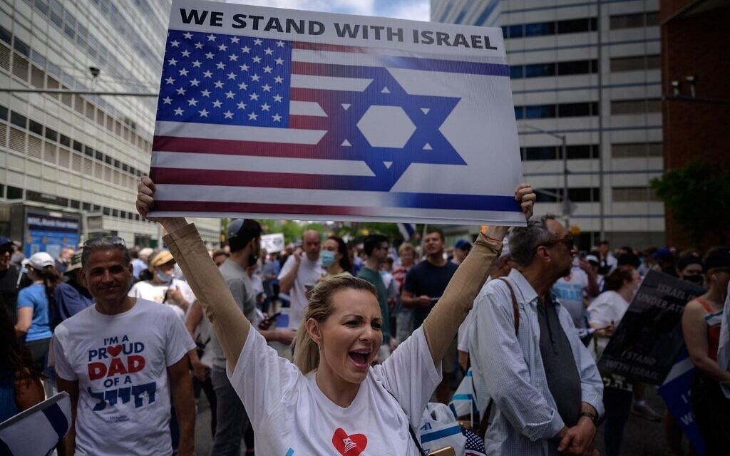 Illustrative: Pro-Israel demonstrators attend a rally denouncing antisemitism and antisemitic attacks, in lower Manhattan, New York on May 23, 2021. (Ed JONES / AFP) Illustrative: Pro-Israel demonstrators attend a rally denouncing antisemitism and antisemitic attacks, in lower Manhattan, New York on May 23, 2021. (Ed JONES / AFP)