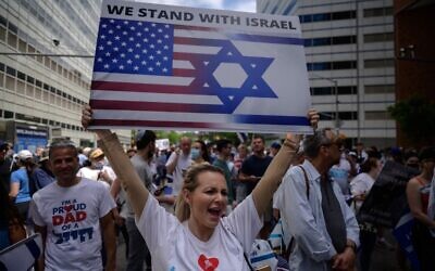 Illustrative: Pro-Israel demonstrators attend a rally denouncing antisemitism and antisemitic attacks, in lower Manhattan, New York on May 23, 2021. (Ed JONES / AFP)