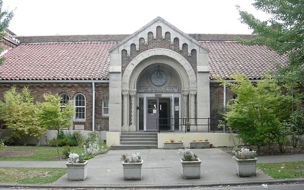 The Islamic School of Seattle in 2007. Community figures hope to turn the property into a multifaith cultural center. (Photo: Joe Mabel/Wikimedia Commons/ via JTA)