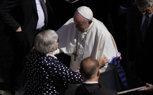 Pope Francis talks with Lidia Maksymowicz, a Holocaust survivor, who was prisoner in the Auschwitz-Birkenau extermination camp, before leaving San Damaso Courtyard at the Vatican for his weekly general audience, May 26, 2021. (AP Photo/Alessandra Tarantino) Pope Francis talks with Lidia Maksymowicz, a Holocaust survivor, who was prisoner in the Auschwitz-Birkenau extermination camp, before leaving San Damaso Courtyard at the Vatican for his weekly general audience, May 26, 2021. (AP Photo/Alessandra Tarantino)