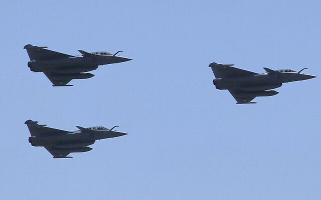 Three French made Rafale fighter jets fly in formation with other Egyptian air force warplanes, above Cairo, on Tuesday, July 21, 2015. Egypt took delivery of three Rafale fighter jets from France, the first of 24 warplanes purchased as part of a nearly $6 billion deal that also included an advanced frigate and munitions. (AP Photo/Ahmed Abd El Latif) Three French made Rafale fighter jets fly in formation with other Egyptian air force warplanes, above Cairo, on Tuesday, July 21, 2015. Egypt took delivery of three Rafale fighter jets from France, the first of 24 warplanes purchased as part of a nearly $6 billion deal that also included an advanced frigate and munitions. (AP Photo/Ahmed Abd El Latif)