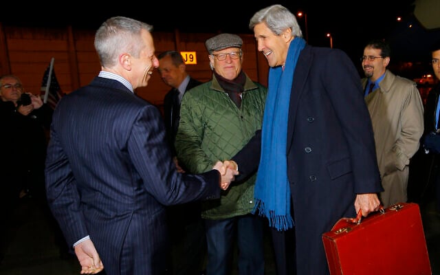 US Secretary of State John Kerry, center, right, is greeted by Michael Ratney, US Consul General to Jerusalem, left, Martin Indyk, US special envoy for Israeli-Palestinian Negotiations, second left, and Daniel Shapiro, US Ambassador to Israel, right, upon his arrival in Tel Aviv on Dec. 12, 2013 (AP Photo/Brian Snyder, Pool) US Secretary of State John Kerry, center, right, is greeted by Michael Ratney, US Consul General to Jerusalem, left, Martin Indyk, US special envoy for Israeli-Palestinian Negotiations, second left, and Daniel Shapiro, US Ambassador to Israel, right, upon his arrival in Tel Aviv on Dec. 12, 2013 (AP Photo/Brian Snyder, Pool)