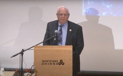 Aby Har-Even, a former head of the Israel Space Institute, during a lecture at Bar-Ilan University, in February 2013. (Screen capture/YouTube)