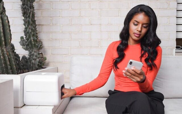 Israeli startup Nimble says it has created a home-use machine for manicures (Jordan Kastrinsky) Israeli startup Nimble says it has created a home-use machine for manicures (Jordan Kastrinsky)