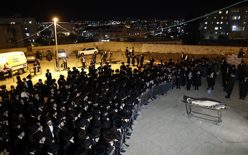 Ultra-Orthodox Jews attend the funeral of a victim of the deadly crush during Lag B'Omer celebrations on Mount Meron, northern Israel, May 1, 2021. (Yonatan Sindel/Flash90)
