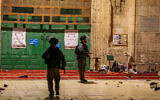 Israeli riot police at the Al-Aqsa Mosque in Jerusalem's Old City on May 7, 2021 (Jamal Awad/Flash90)