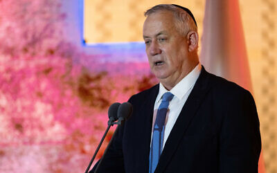 Blue and White party leader Defense Benny Gantz speaks at a ceremony in memory of Israeli soldiers who were killed in the First Lebanon War- Operation Peace for Galilee at the National Hall of Remembrance at Mount Herzl in Jerusalem on May 26, 2021. (Flash90)