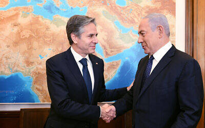 Prime Minister Benjamin Netanyahu, right, meets US Secretary of State Antony Blinken in his office in Jerusalem, May 25, 2021. (Haim Zach/GPO)