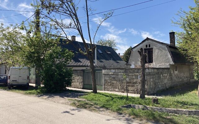One of the older houses in Nagyteteny, which is now a part of the Budapest municipality, May 11, 2021. (Yaakov Schwartz/ Times of Israel)