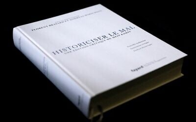 A picture taken on June 2, 2021 in Paris, shows the new French edition of Adolf Hitler's "Mein Kampf", 'Historicizing Evil, A Critical Edition of Mein Kampf'  (Thomas SAMSON / AFP)