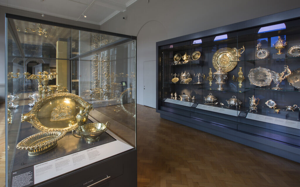 The Rosalinde and Arthur Gilbert Collection, photographed on November 15, 2016. (The Rosalinde and Arthur Gilbert Galleries. © Victoria and Albert Museum, London) The Rosalinde and Arthur Gilbert Collection, photographed on November 15, 2016. (The Rosalinde and Arthur Gilbert Galleries. © Victoria and Albert Museum, London)