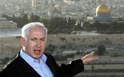 Benjamin Netanyahu attends a tour of the Mount of Olives in Jerusalem on October 23, 2007. (Michal Fattal/Flash90)
