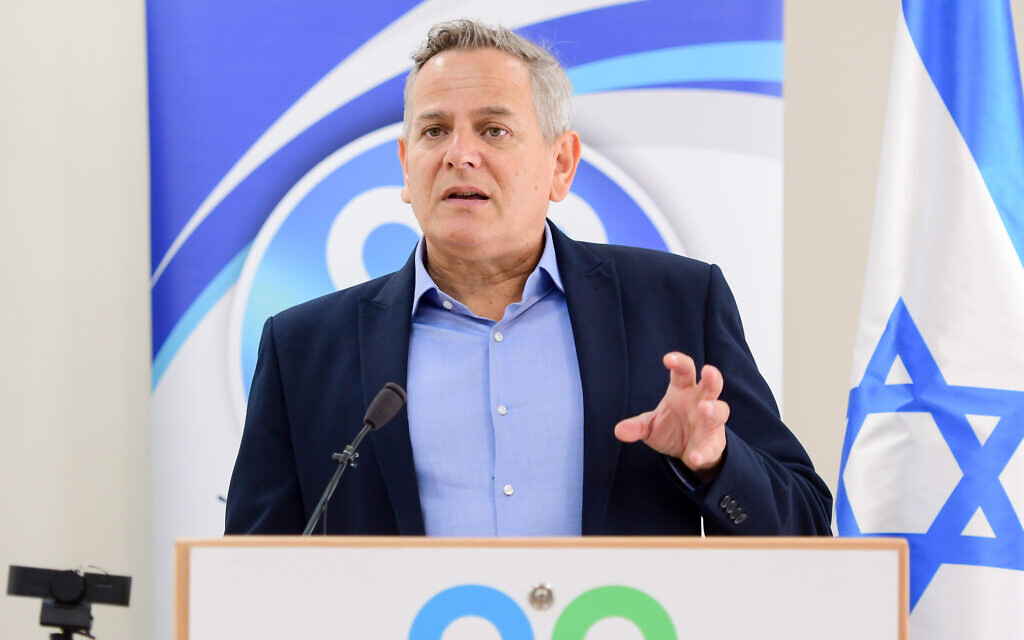 Health Minister Nitzan Horowitz at the Abarbanel Mental Health Medical Center, Bat Yam, on June 22, 2021. (Avshalom Sassoni/FLASH90) Health Minister Nitzan Horowitz at the Abarbanel Mental Health Medical Center, Bat Yam, on June 22, 2021. (Avshalom Sassoni/FLASH90)