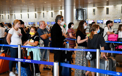 Travelers seen at Ben Gurion International Airport, on June 23, 2021. (Flash90)