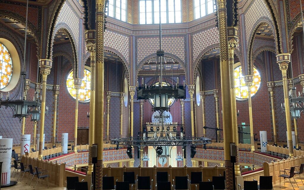 Interior of the Rumbach Synagogue, June 10, 2021. (Yaakov Schwartz/ Times of Israel)