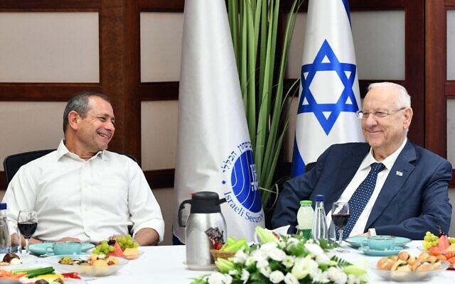 President Reuven Rivlin (R) and Shin Bet chief Nadav Argaman at the President's Residence on June 14, 2021. (Haim Zach/GPO) President Reuven Rivlin (R) and Shin Bet chief Nadav Argaman at the President's Residence on June 14, 2021. (Haim Zach/GPO)