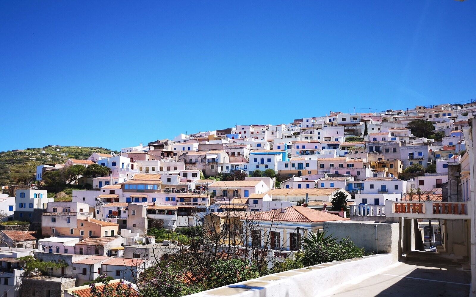 Traditional architecture in Ioulida (photo @kea.greece) Traditional architecture in Ioulida (photo @kea.greece)